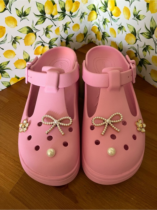 CROCS Shoes - Women’s Pink Bow-Embellished Clog Sandals Size 9W